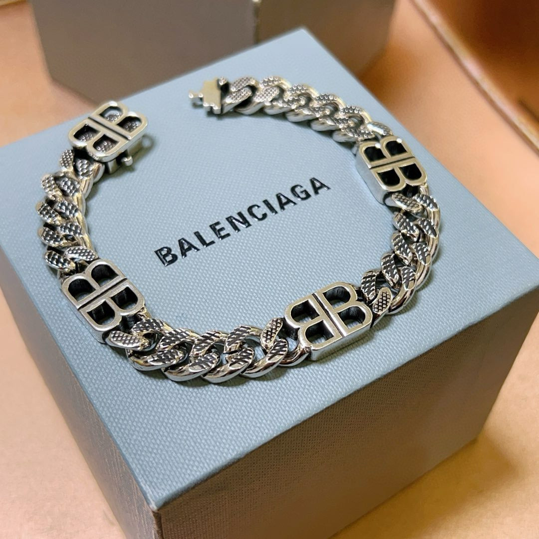 。 原单货🔹🔹新品 巴黎世家 Balenciaga手链🔹专柜一致巴黎世家手链 男士火爆款出货 设计独特 