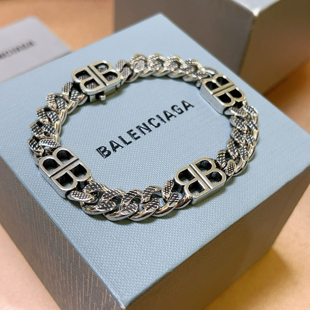 。 原单货🔹🔹新品 巴黎世家 Balenciaga手链🔹专柜一致巴黎世家手链 男士火爆款出货 设计独特 