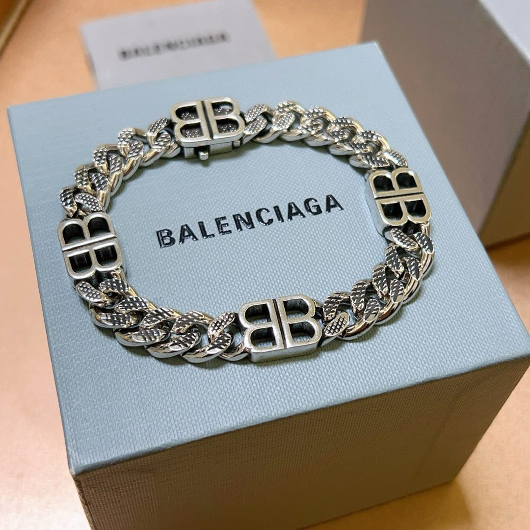 。 原单货🔹🔹新品 巴黎世家 Balenciaga手链🔹专柜一致巴黎世家手链 男士火爆款出货 设计独特 