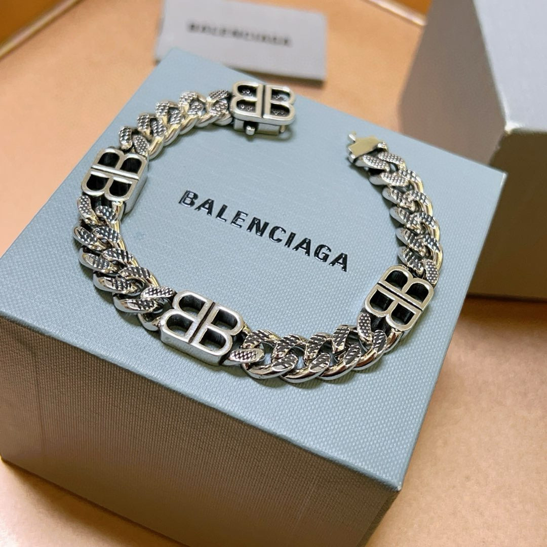 。 原单货🔹🔹新品 巴黎世家 Balenciaga手链🔹专柜一致巴黎世家手链 男士火爆款出货 设计独特 