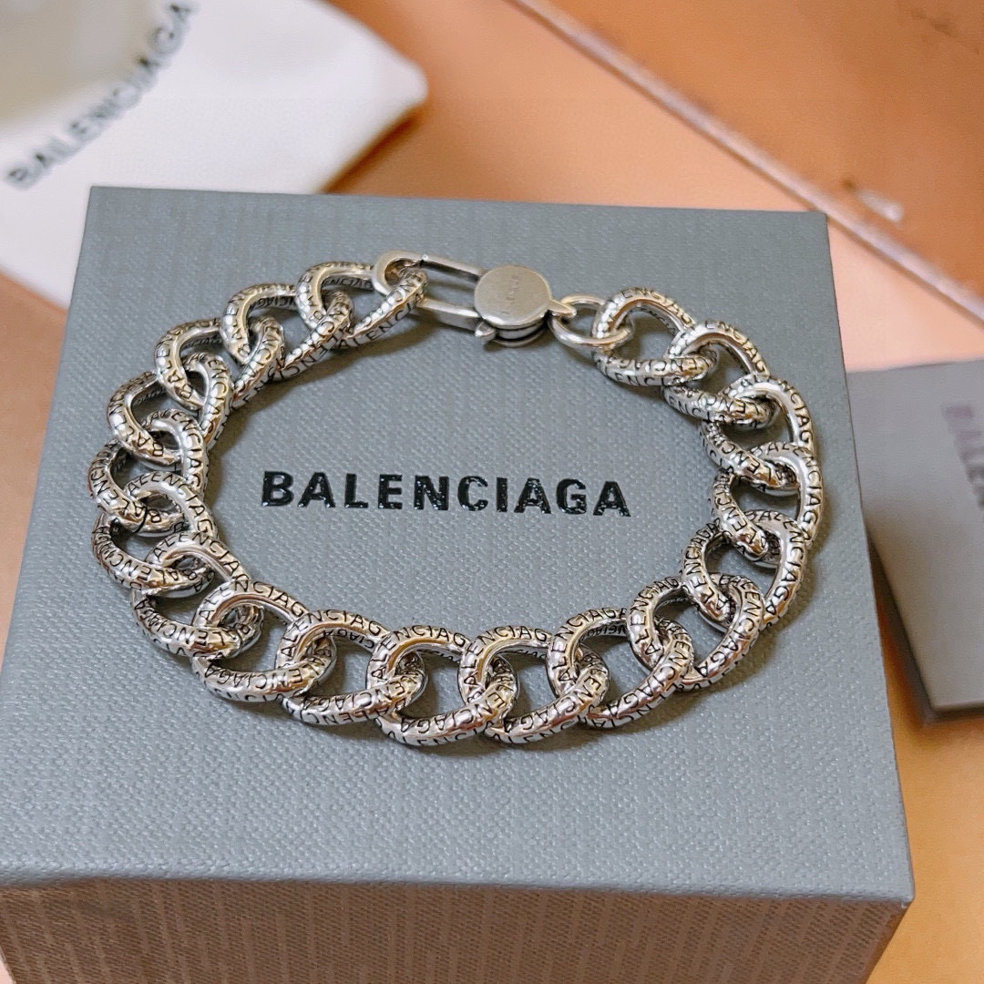 。 原单货🔹🔹新品 巴黎世家 Balenciaga手链🔹专柜一致巴黎世家手链 男士火爆款出货 设计独特 