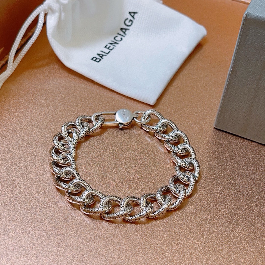 。 原单货🔹🔹新品 巴黎世家 Balenciaga手链🔹专柜一致巴黎世家手链 男士火爆款出货 设计独特 