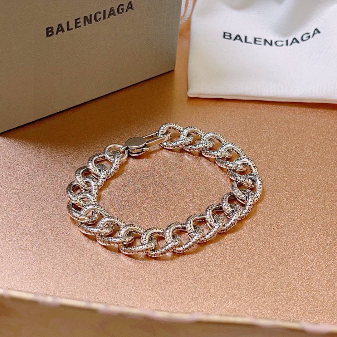 。 原单货🔹🔹新品 巴黎世家 Balenciaga手链🔹专柜一致巴黎世家手链 男士火爆款出货 设计独特 
