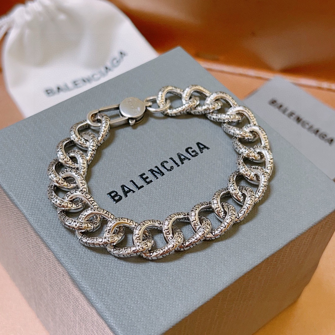 。 原单货🔹🔹新品 巴黎世家 Balenciaga手链🔹专柜一致巴黎世家手链 男士火爆款出货 设计独特 
