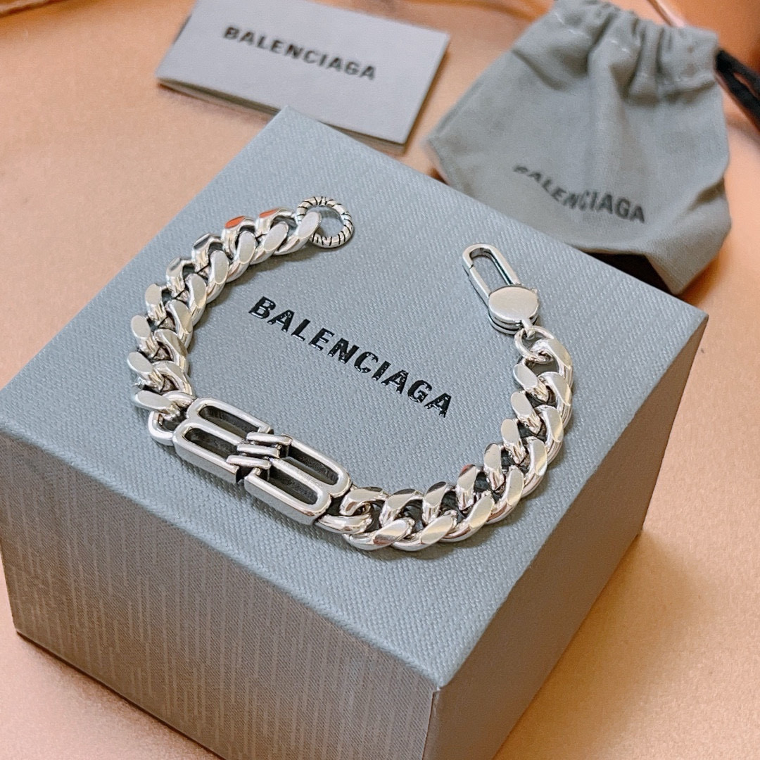 。 原单货🔹🔹新品 巴黎世家 Balenciaga手链🔹专柜一致巴黎世家手链 男士火爆款出货 设计独特 