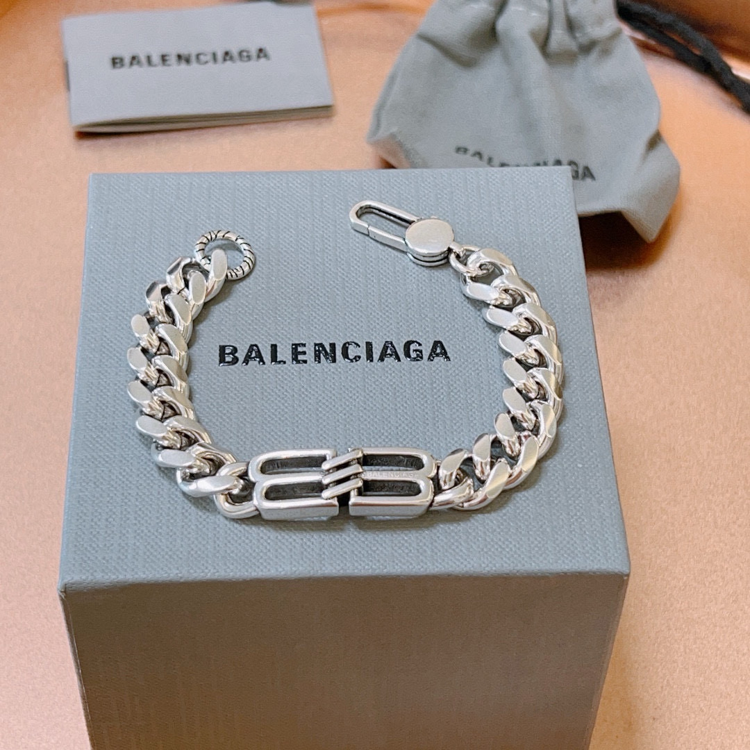 。 原单货🔹🔹新品 巴黎世家 Balenciaga手链🔹专柜一致巴黎世家手链 男士火爆款出货 设计独特 