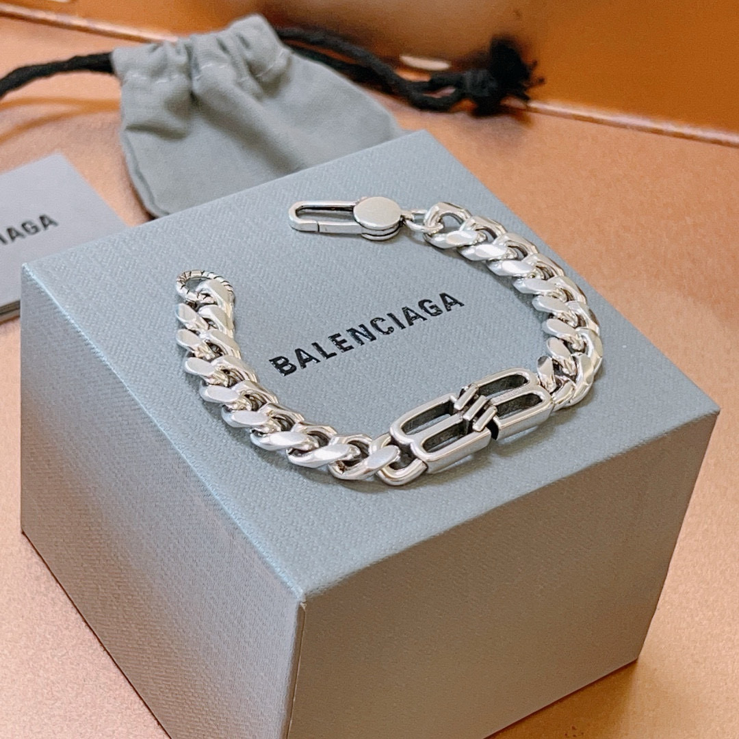 。 原单货🔹🔹新品 巴黎世家 Balenciaga手链🔹专柜一致巴黎世家手链 男士火爆款出货 设计独特 