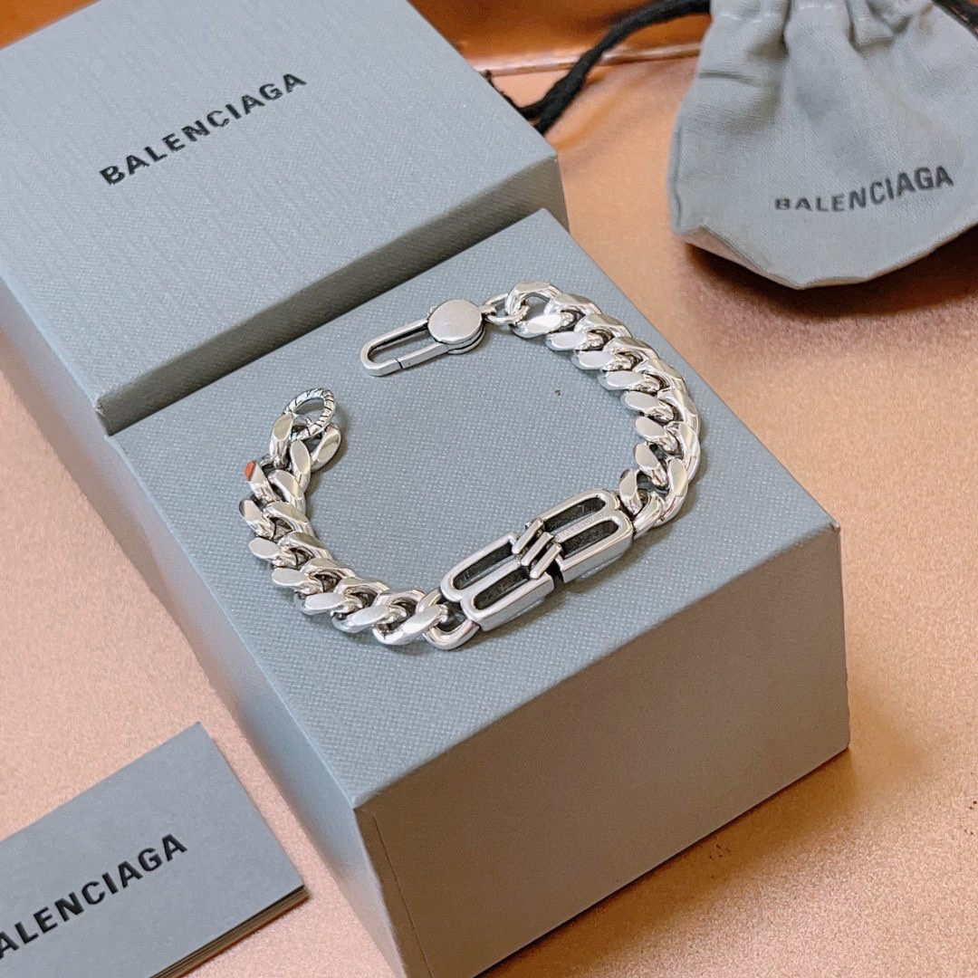 。 原单货🔹🔹新品 巴黎世家 Balenciaga手链🔹专柜一致巴黎世家手链 男士火爆款出货 设计独特 