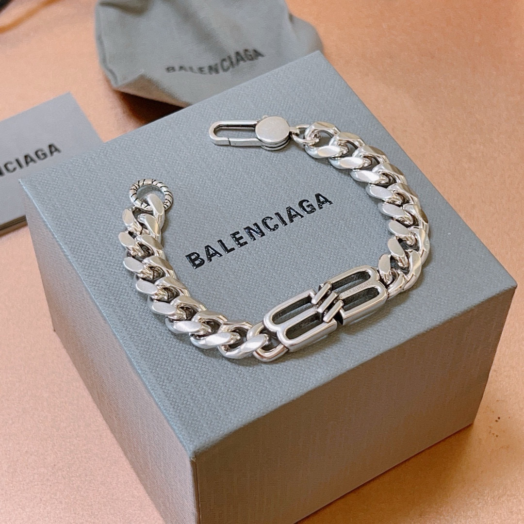 。 原单货🔹🔹新品 巴黎世家 Balenciaga手链🔹专柜一致巴黎世家手链 男士火爆款出货 设计独特 