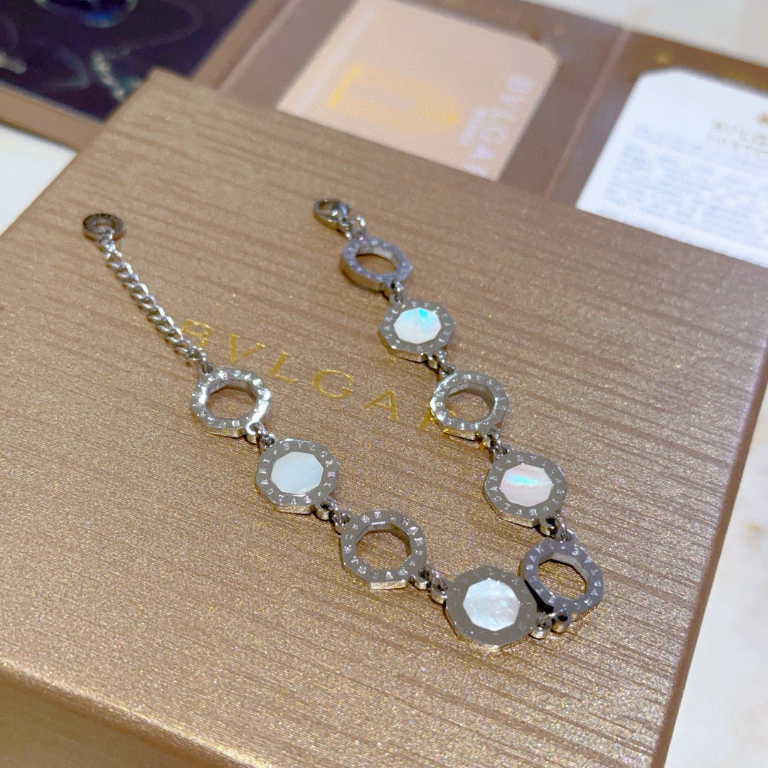 Elegante Pulsera Bulgari Divas' Dream en Oro V para Hombre y Mujer 9 i1753068339332 6374 0 7
