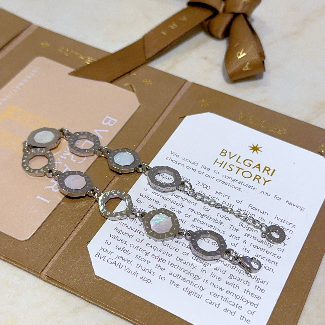 Elegante Pulsera Bulgari Divas' Dream en Oro V para Hombre y Mujer 3 i1753068339333 7745 0 1