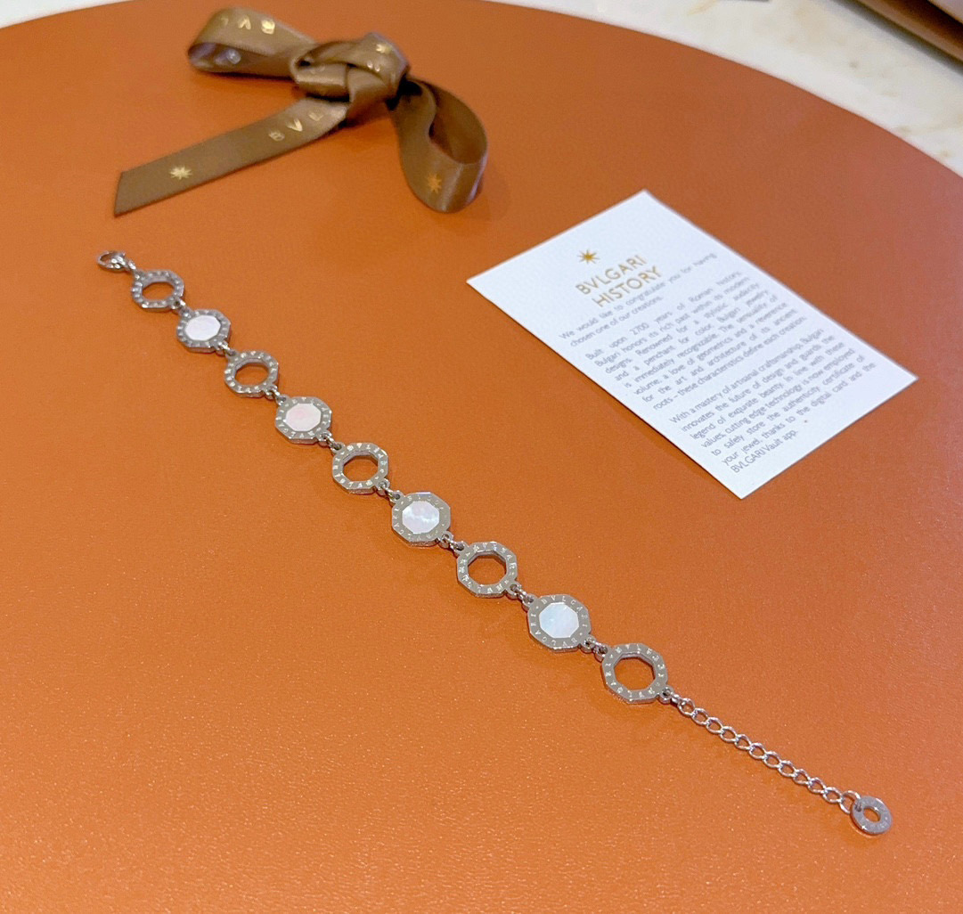 Elegante Pulsera Bulgari Divas' Dream en Oro V para Hombre y Mujer 6 i1753068340328 688 0 4