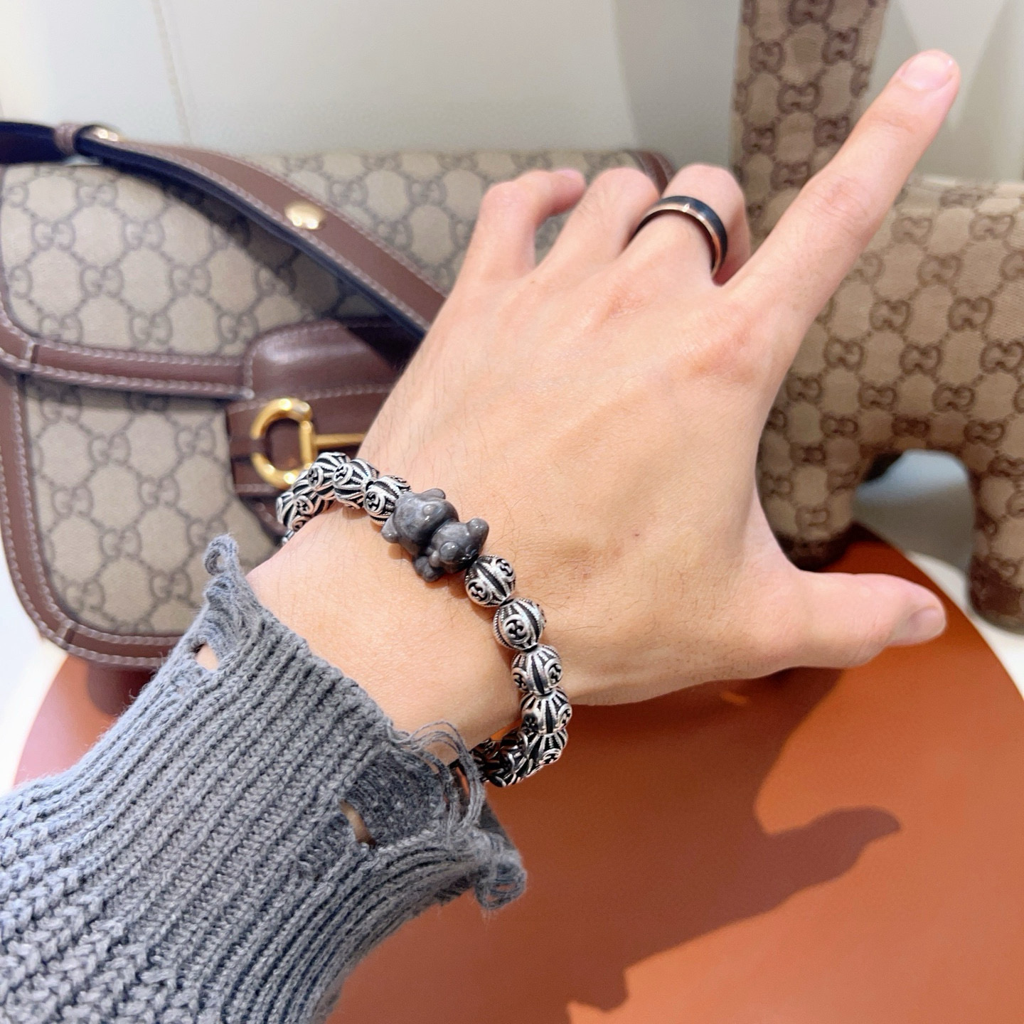   𝐆𝐮𝐜𝐜𝐢古驰手链👨👩奢华手串 男女同款 最新款全件银曜石串珠手链档次更高明星同款Anger For