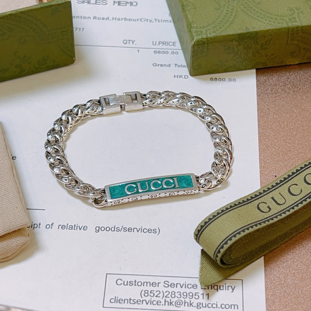 。 古驰新品手链出炉🌼 Gucci古驰手链最新款的经典款 精致无论款式 质感 都是绝对的顶尖feel 只