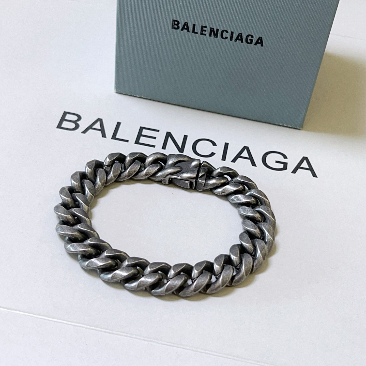 。 原单货🔹🔹新品 巴黎世家手链Balenciaga手链🔹专柜一致巴黎世家手链 男士火爆款出货 设计独特