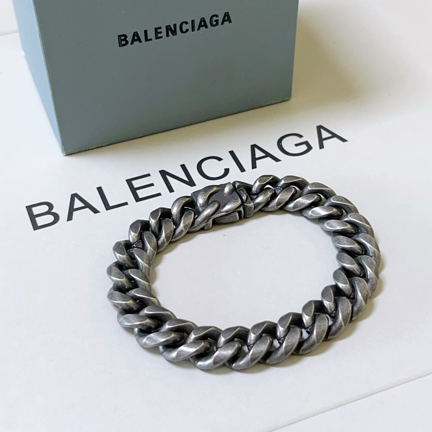 。 原单货🔹🔹新品 巴黎世家手链Balenciaga手链🔹专柜一致巴黎世家手链 男士火爆款出货 设计独特
