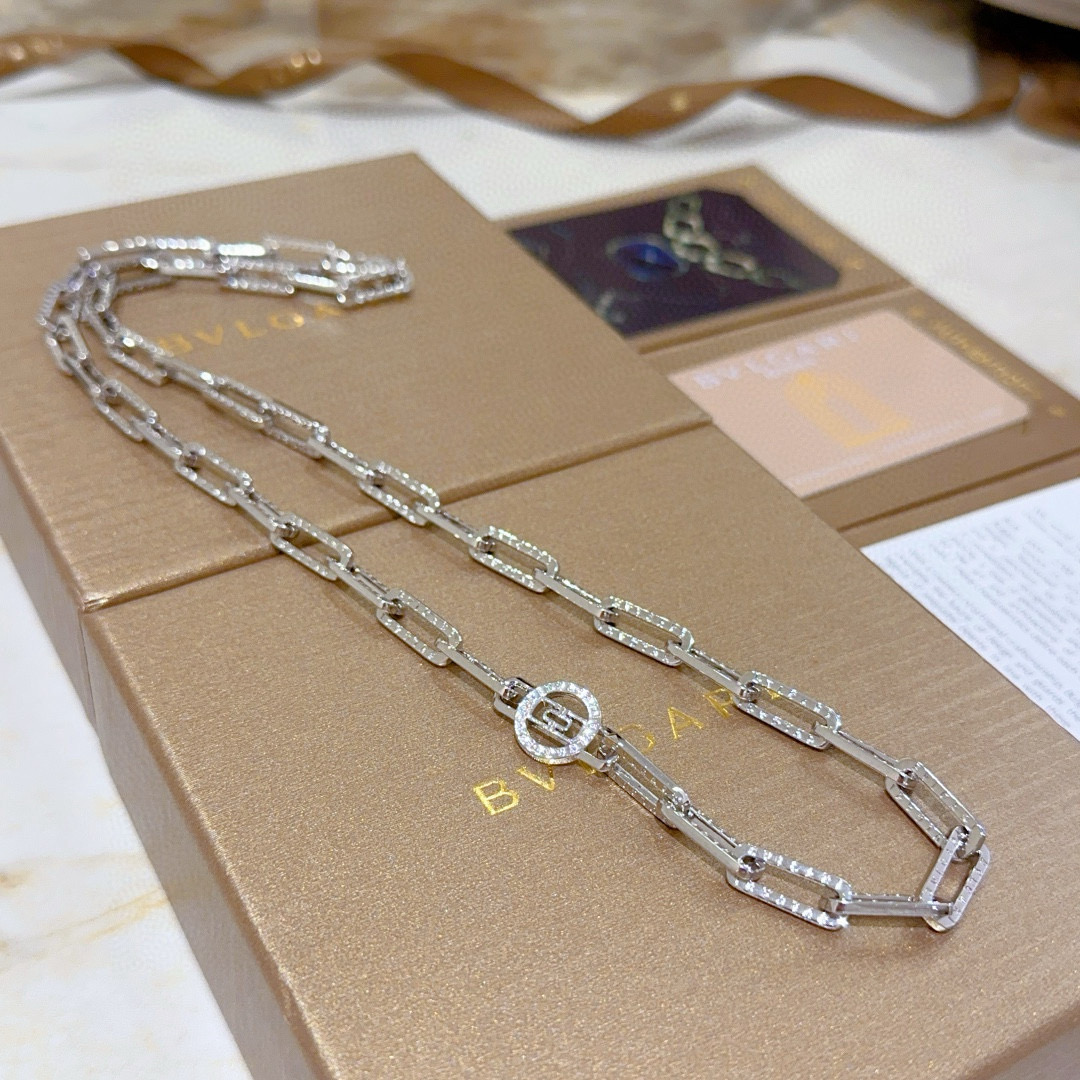 。宝格丽项链V金材质 BVLGARI宝格丽 DIVAS‘ DREAM 系列 品相完美，细节无敌，那种独特