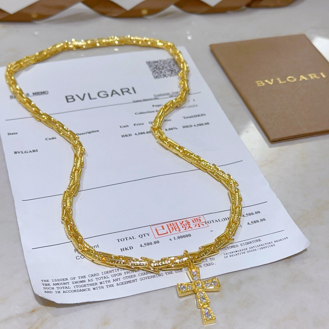 。宝格丽项链V金材质。BVLGARI宝格丽 DIVAS‘ DREAM 系列 品相完美，细节无敌，那种独特