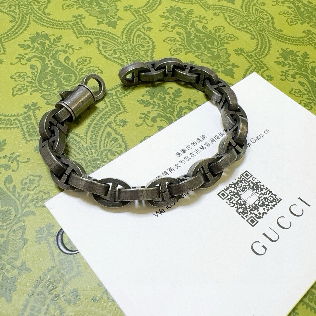  。 古驰推荐款2025最新出炉🌼 Gucci古驰手链最新款的经典款 精致无论款式 质感 都是绝对的顶尖