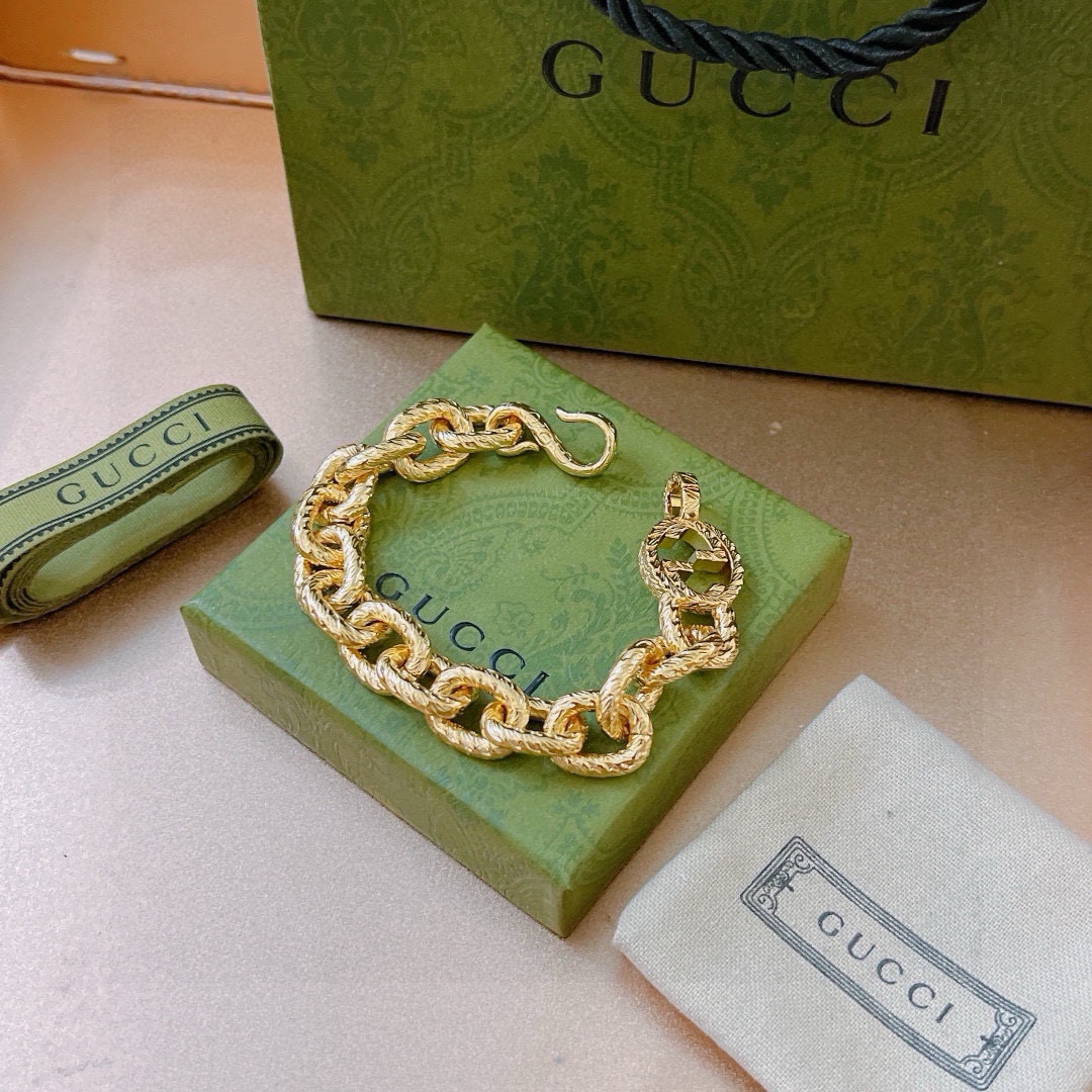 。 2025最新出炉黄金土豪版手链 独家高品质🌼 Gucci古驰手链最新款的经典款 精致无论款式 质感 