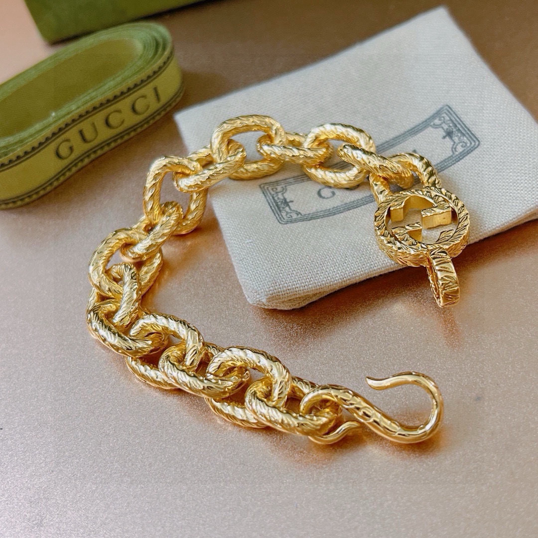 。 2025最新出炉黄金土豪版手链 独家高品质🌼 Gucci古驰手链最新款的经典款 精致无论款式 质感 