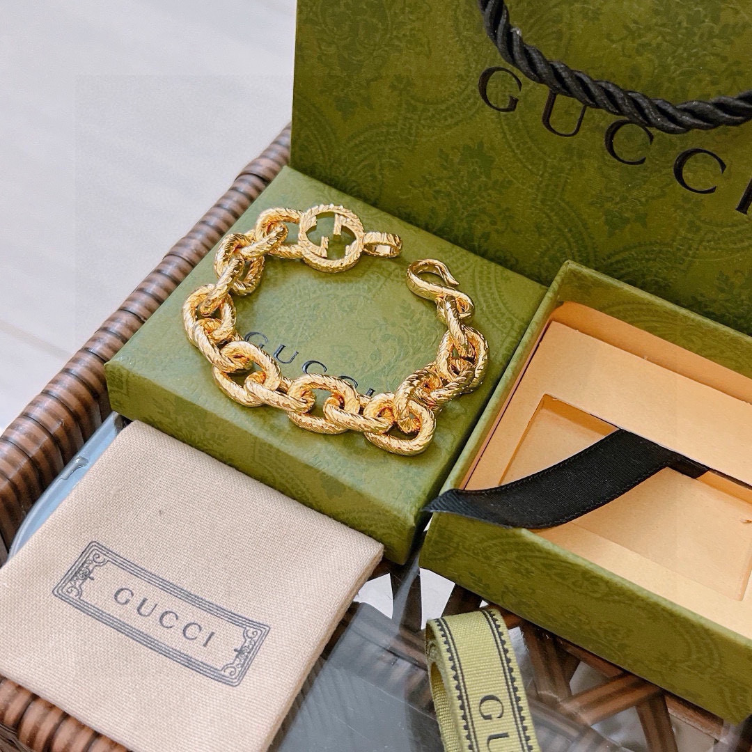 。 2025最新出炉黄金土豪版手链 独家高品质🌼 Gucci古驰手链最新款的经典款 精致无论款式 质感 