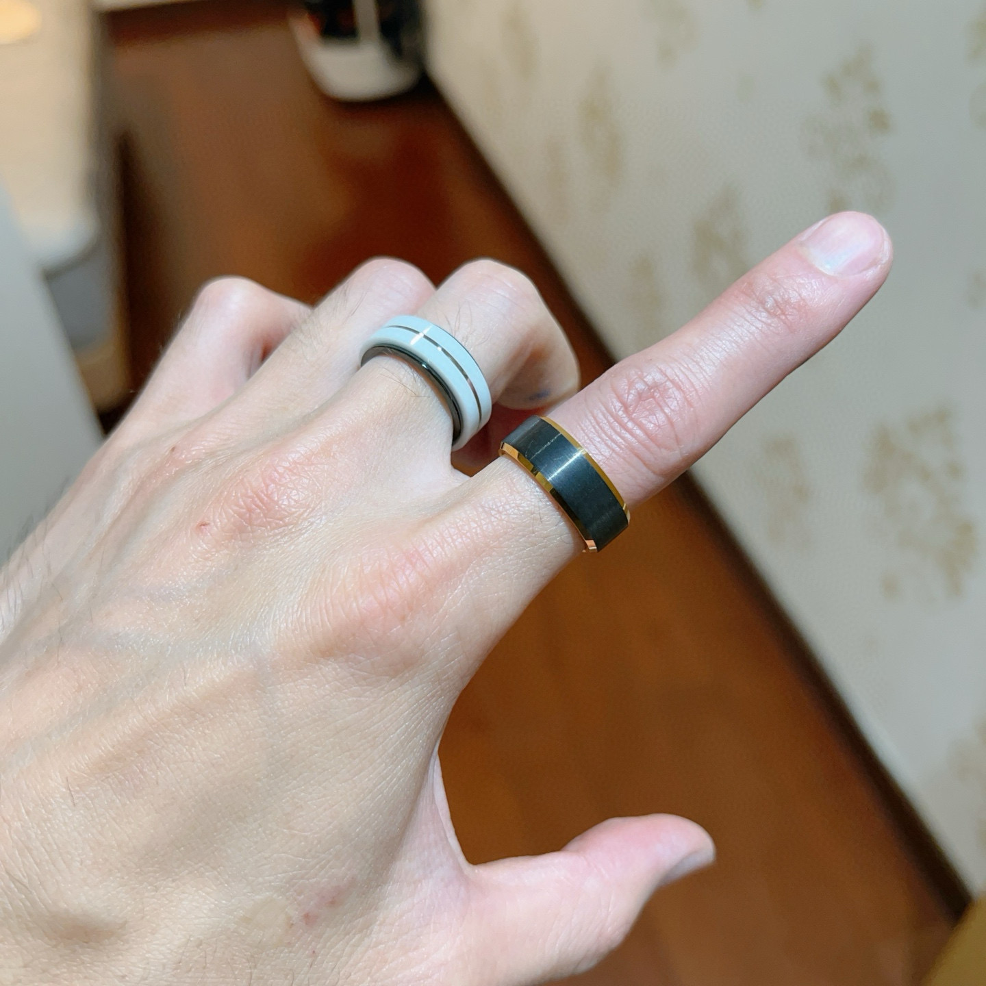 。   𝐆𝐮𝐜𝐜𝐢古驰戒指最新款款式档次更高明星同款Anger Forest系列v金质感沉沉双G纯手工制