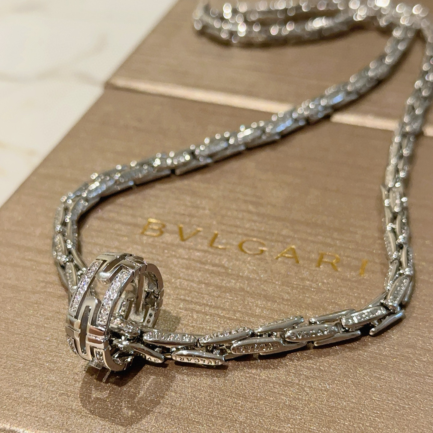  宝格丽项链V金材质 BVLGARI宝格丽 DIVAS‘ DREAM 系列 品相完美，细节无敌，那种独特