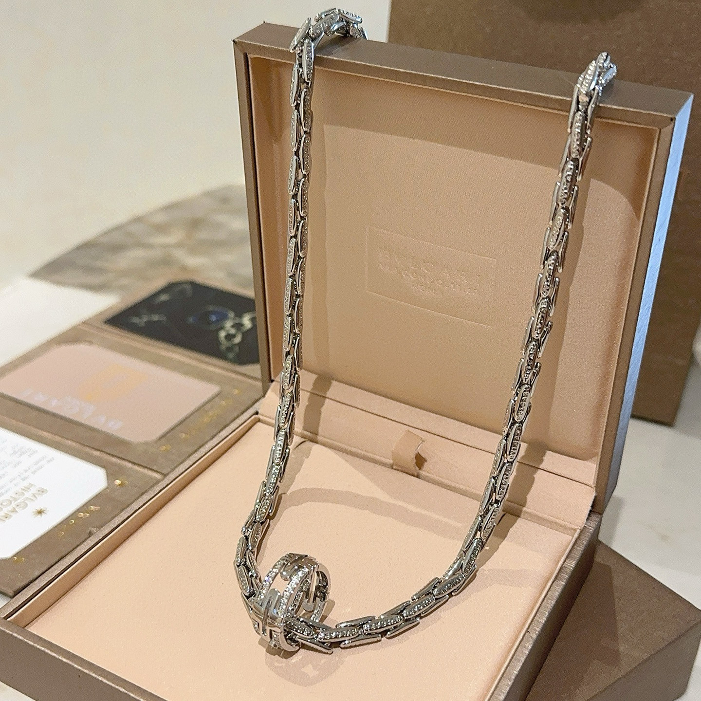  宝格丽项链V金材质 BVLGARI宝格丽 DIVAS‘ DREAM 系列 品相完美，细节无敌，那种独特