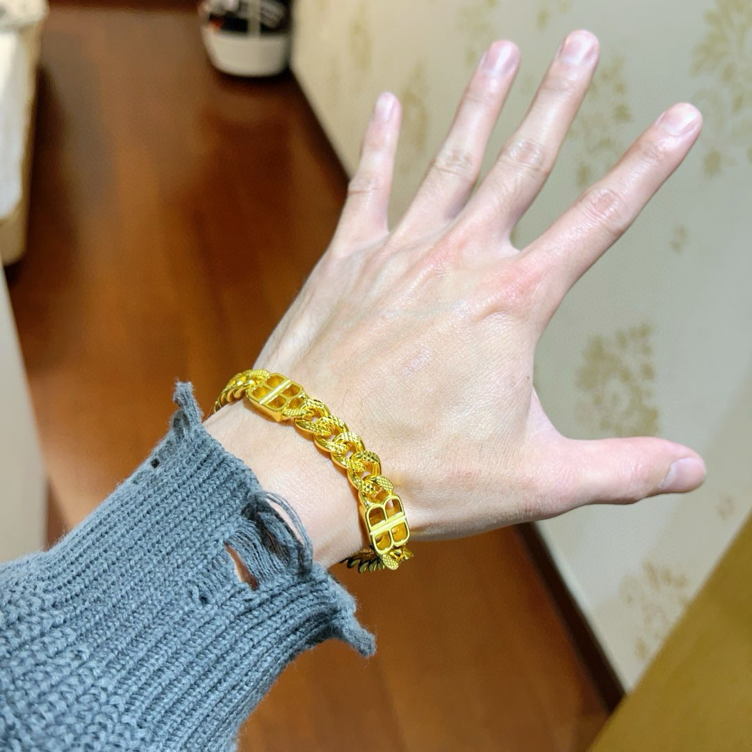 。 原单货🔹🔹新品 巴黎世家 Balenciaga手链🔹专柜一致巴黎世家手链 男士火爆款出货 设计独特 