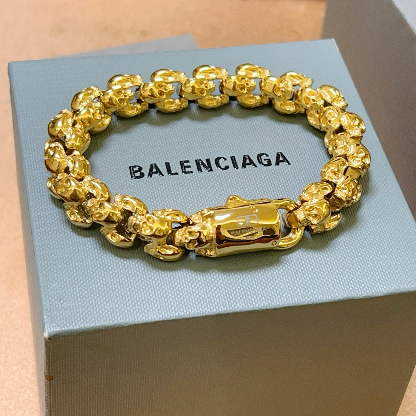 。 原单货🔹🔹新品 巴黎世家 Balenciaga手链🔹专柜一致巴黎世家手链 男士火爆款出货 设计骷髅头