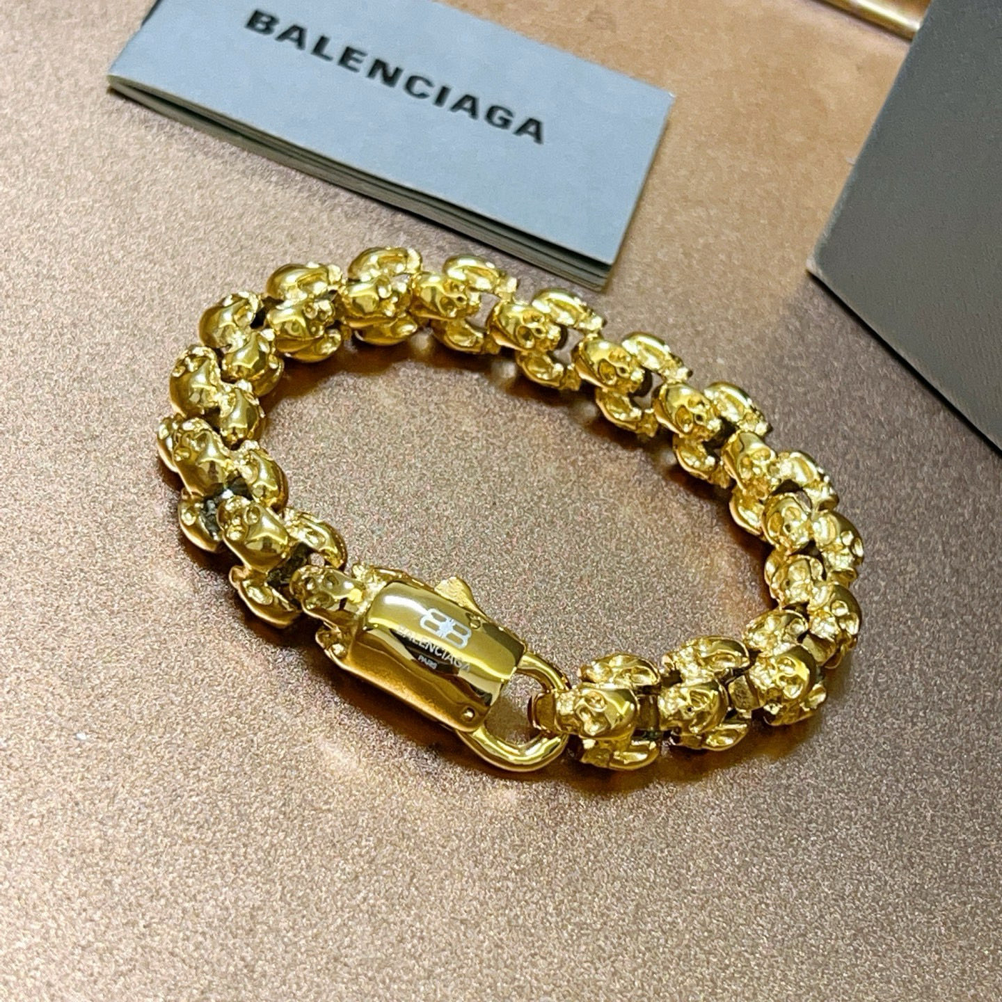 。 原单货🔹🔹新品 巴黎世家 Balenciaga手链🔹专柜一致巴黎世家手链 男士火爆款出货 设计骷髅头