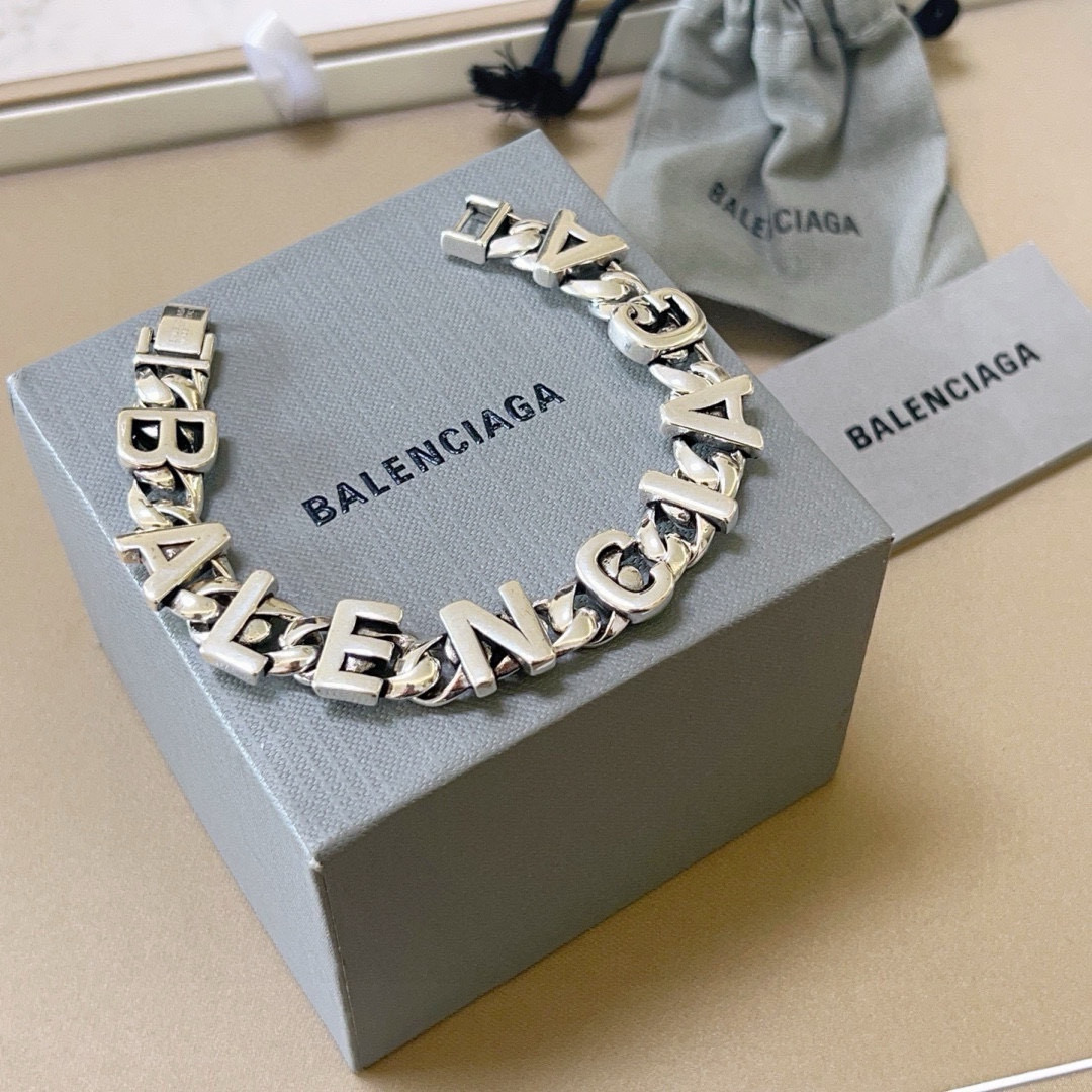 。 原单货🔹🔹新品 巴黎世家 Balenciaga手链🔹专柜一致巴黎世家手链 男士火爆款出货 设计独特 