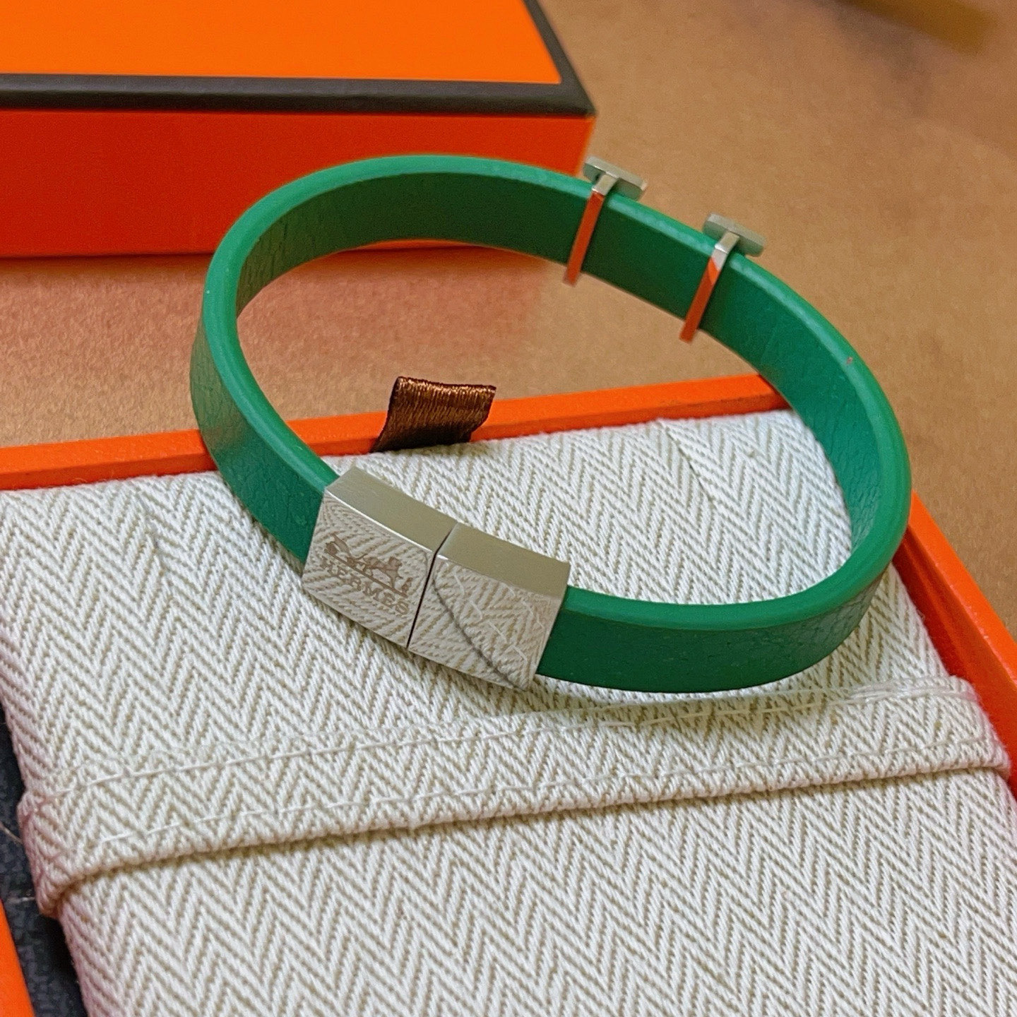     新品发售 👒🐈‍⬛爱马仕皮绳手环最新款纯手工皮材质档次更高明星同款Anger Forest系列爱