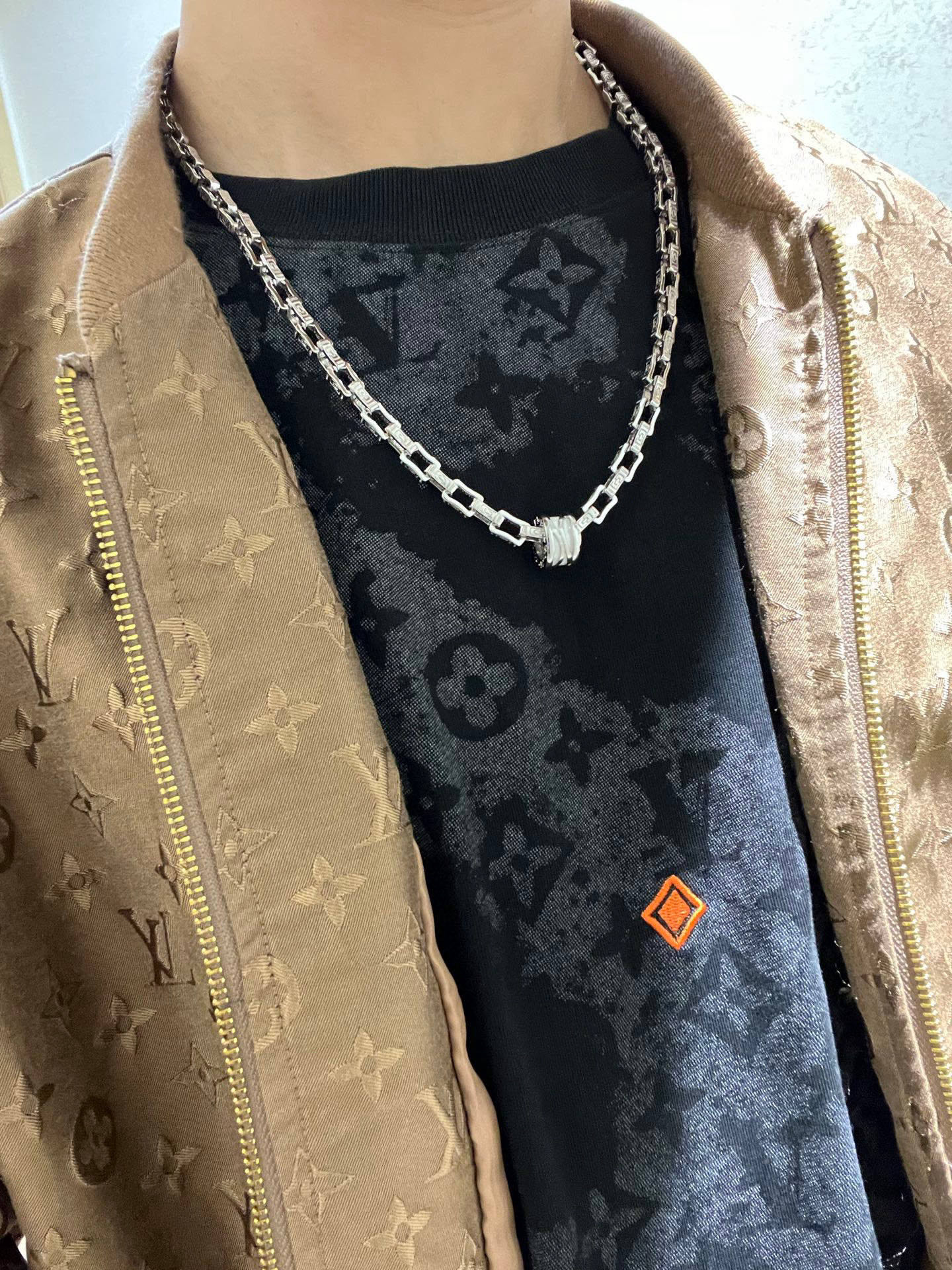  宝格丽项链V金材质 BVLGARI宝格丽 DIVAS‘ DREAM 系列 品相完美，细节无敌，那种独特