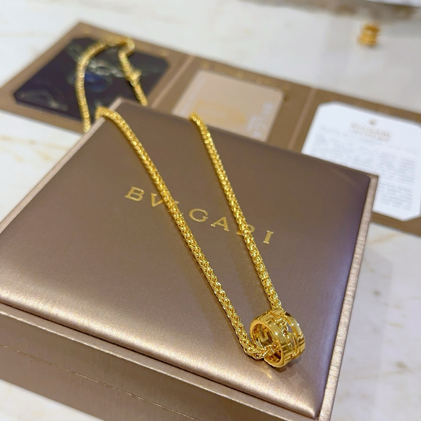 。宝格丽项链V金材质 BVLGARI宝格丽 DIVAS‘ DREAM 系列 品相完美，细节无敌，那种独特