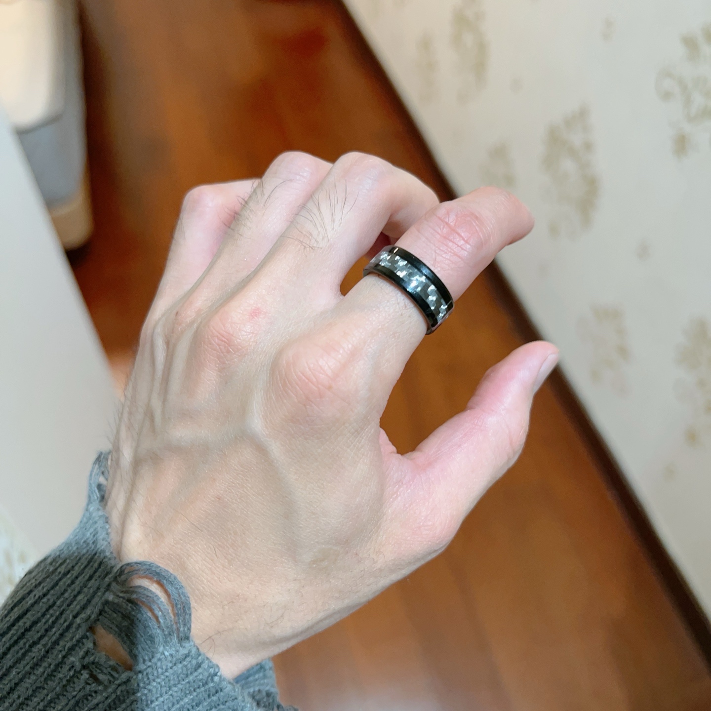 。   𝐆𝐮𝐜𝐜𝐢古驰戒指最新款款式档次更高明星同款Anger Forest系列v金质感双G纯手工制作工