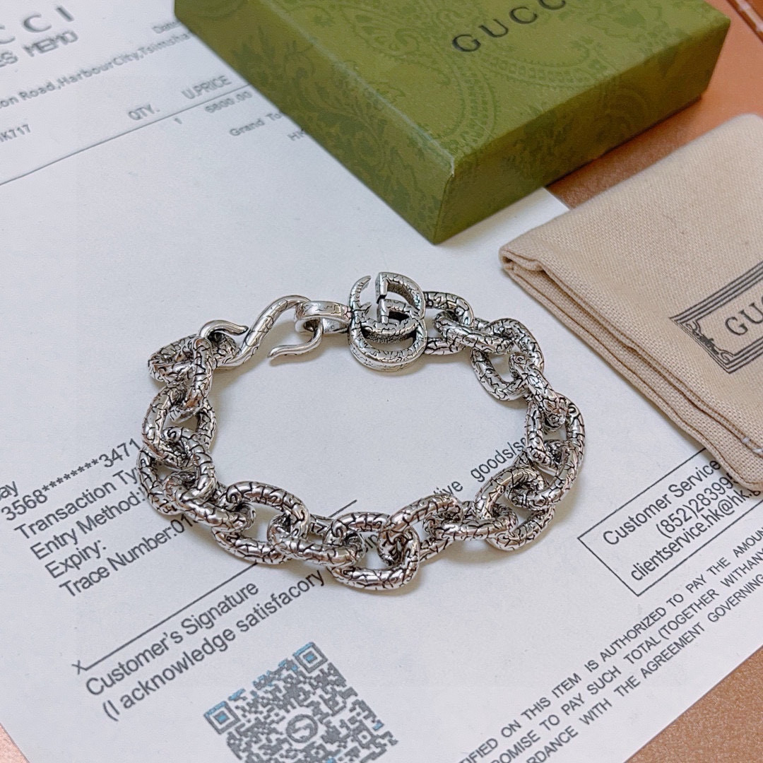 。 2025最新出炉土豪版手链 独家高品质🌼 Gucci古驰手链最新款的经典款 精致无论款式 质感 都是