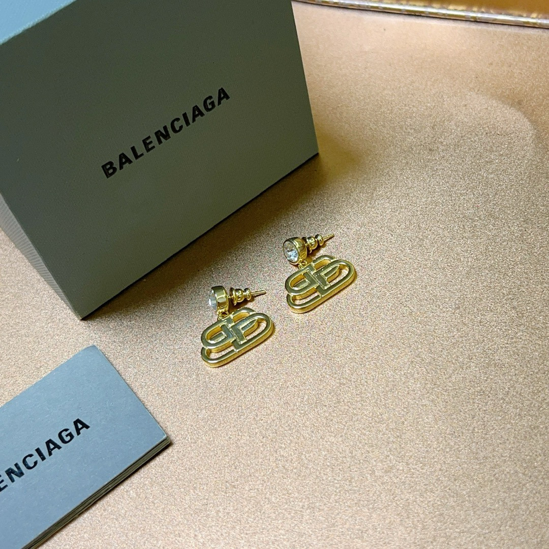    BALENCIAGA 巴黎世家耳钉 王炸系列 专柜同步 更新 简约包包造型耳环 经典造型搭配 设计