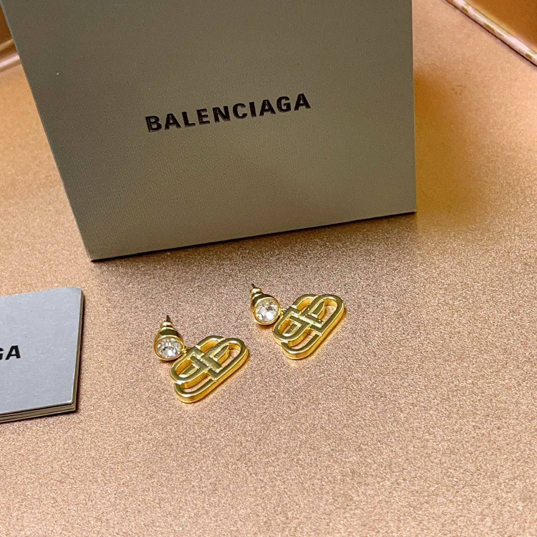    BALENCIAGA 巴黎世家耳钉 王炸系列 专柜同步 更新 简约包包造型耳环 经典造型搭配 设计