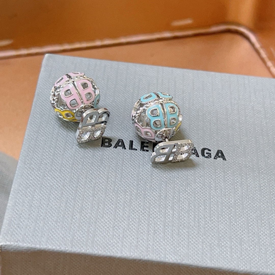   BALENCIAGA 巴黎世家耳钉 王炸系列 专柜同步 更新 简约圈口叠加造型耳环 经典造型搭配 设