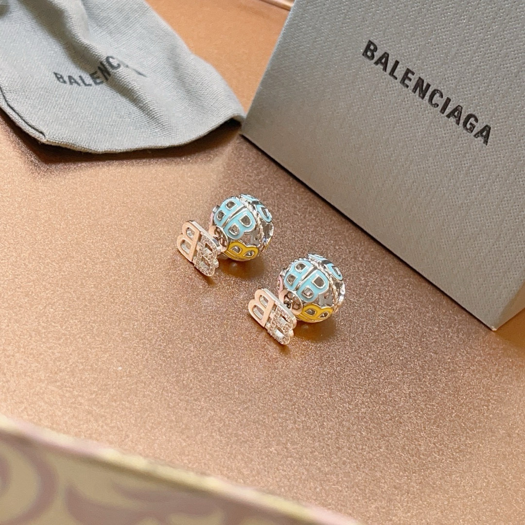   BALENCIAGA 巴黎世家耳钉 王炸系列 专柜同步 更新 简约圈口叠加造型耳环 经典造型搭配 设