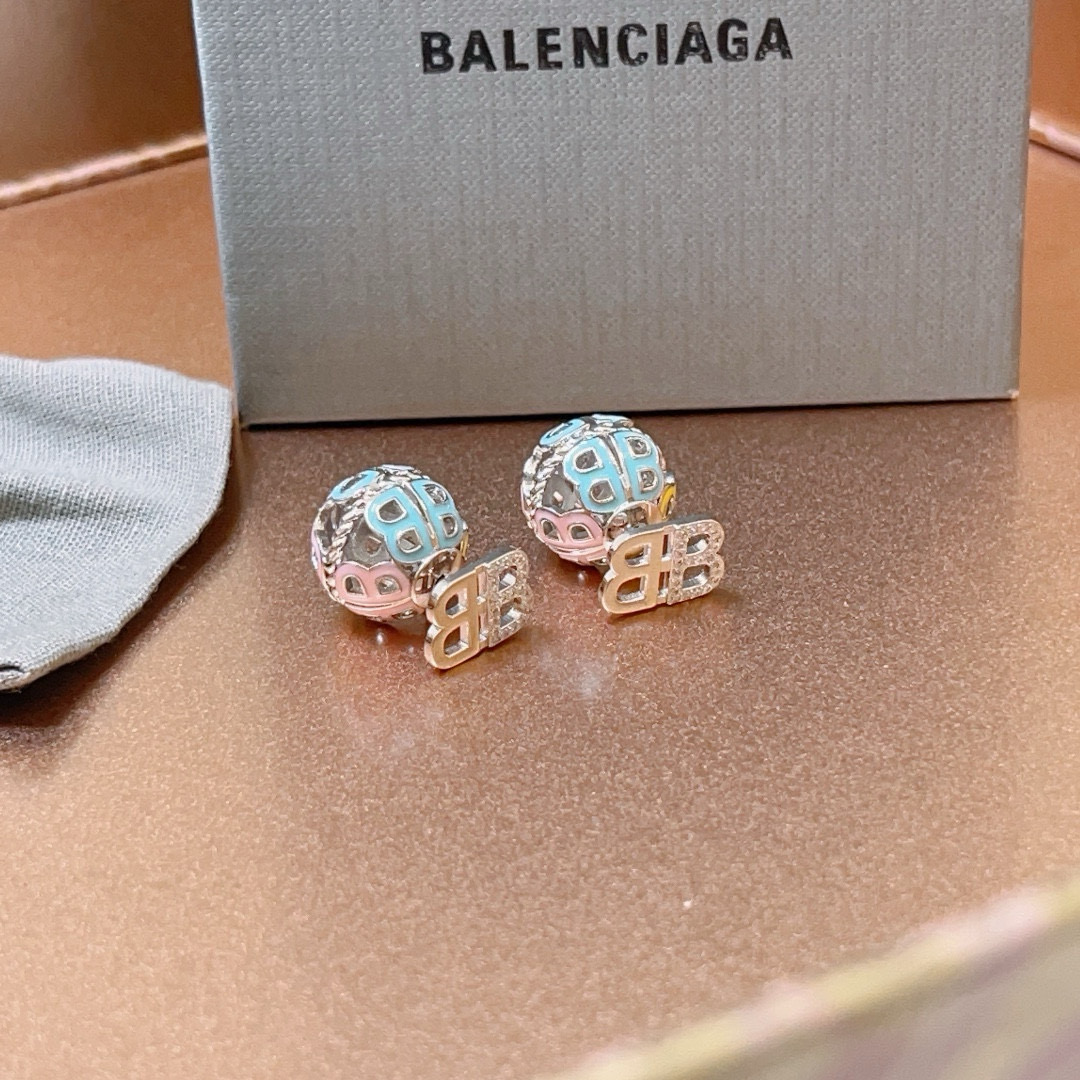  BALENCIAGA 巴黎世家耳钉 王炸系列 专柜同步 更新 简约圈口叠加造型耳环 经典造型搭配 设