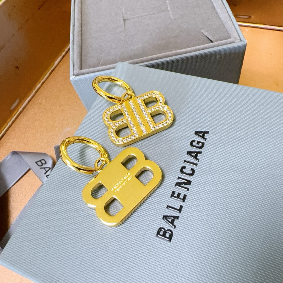   BALENCIAGA 巴黎世家耳钉 王炸系列 专柜同步 更新 简约叠加造型耳环 经典造型搭配 设计感