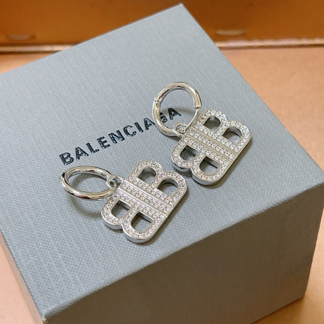   BALENCIAGA 巴黎世家耳钉 王炸系列 专柜同步 更新 简约圈口叠加造型耳环 经典造型搭配 设