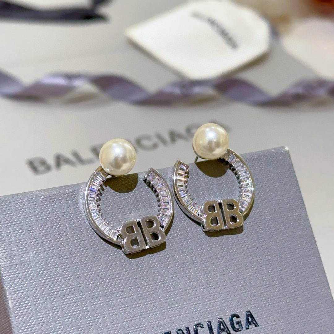   BALENCIAGA 巴黎世家耳钉 王炸系列 专柜同步 更新 简约圈口叠加造型耳环 经典造型搭配 设