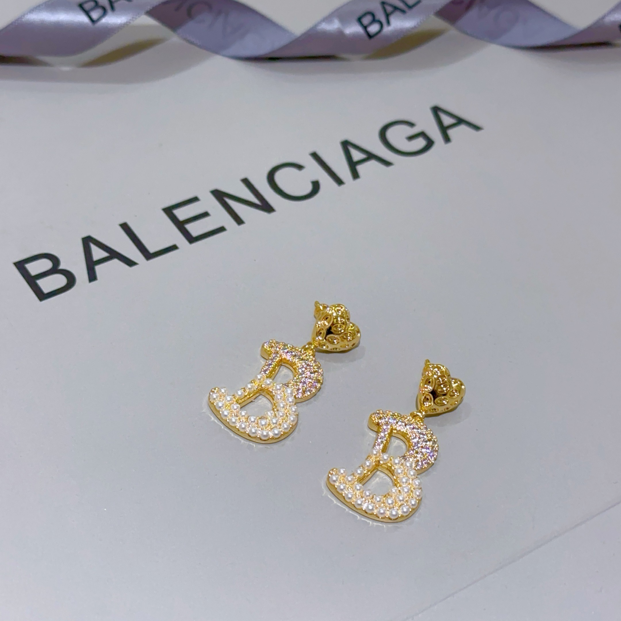   BALENCIAGA 巴黎世家耳钉 王炸系列 专柜同步 更新 简约圈口叠加造型耳环 经典造型搭配 设