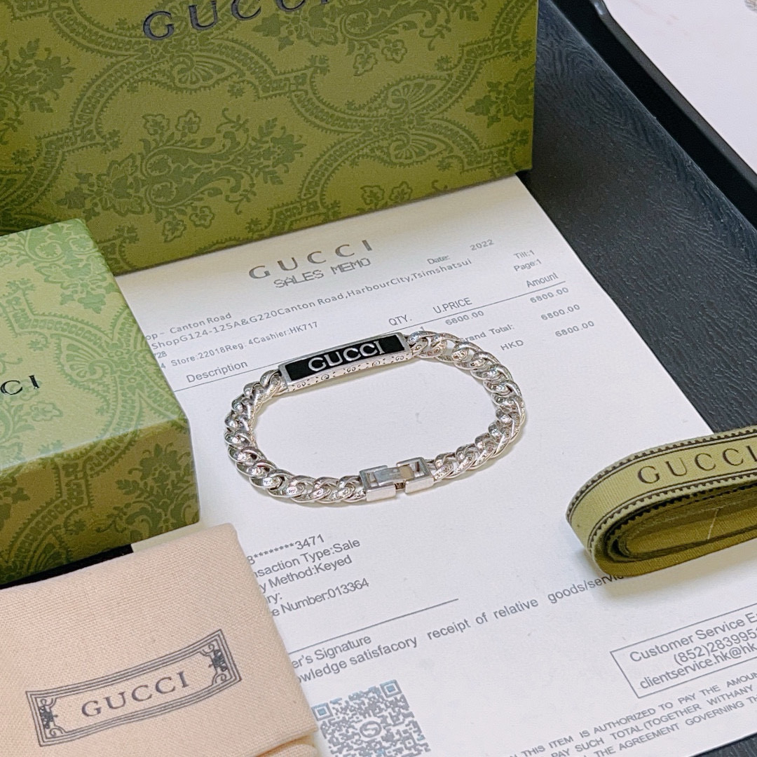 。 2025古驰新品手链出炉🌼 Gucci古驰手链最新款的经典款 精致无论款式 质感 都是绝对的顶尖fe