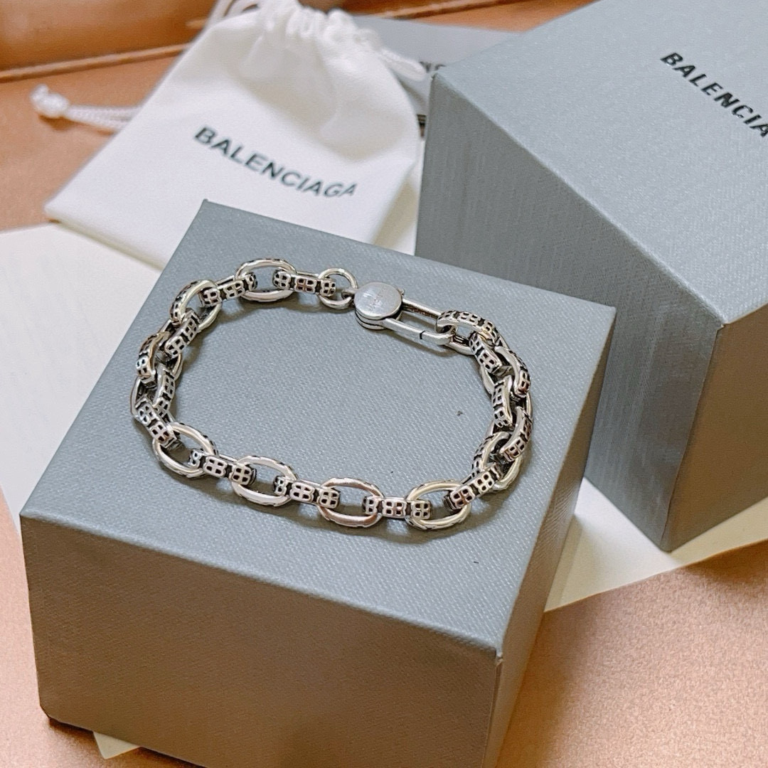 。 原单货🔹🔹新品 巴黎世家 Balenciaga手链🔹专柜一致巴黎世家手链 男士火爆款出货 设计独特 