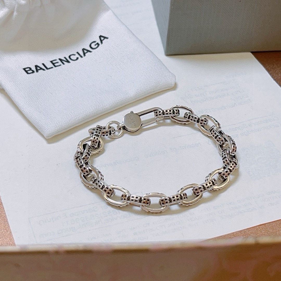 。 原单货🔹🔹新品 巴黎世家 Balenciaga手链🔹专柜一致巴黎世家手链 男士火爆款出货 设计独特 